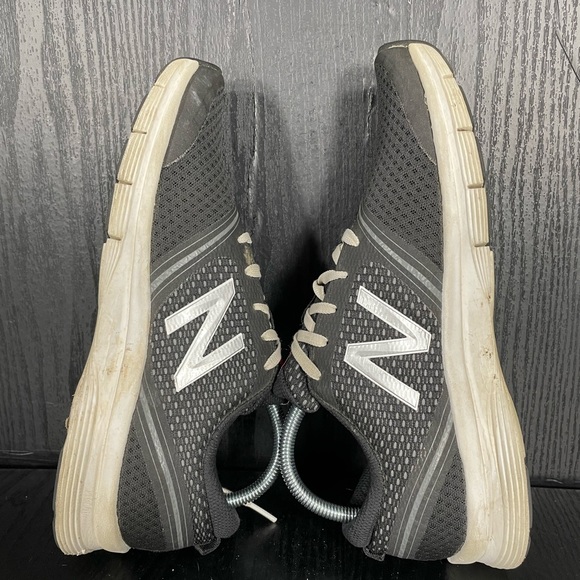 New Balance 711 Women’s size 10 - Picture 9 of 11